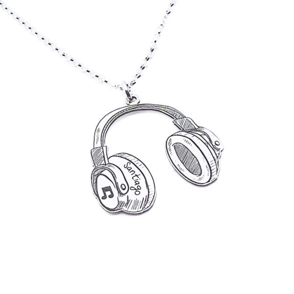 COLGANTE AURICULARES PERSONALIZADO CON NOMBRE – FABRICADO PLATA DE LEY 925 – HECHO A MANO EN ESPAÑA – JOYERÍA UNISEX – 25X25MM – REGALO ÚNICO – MODELO AURICULAR